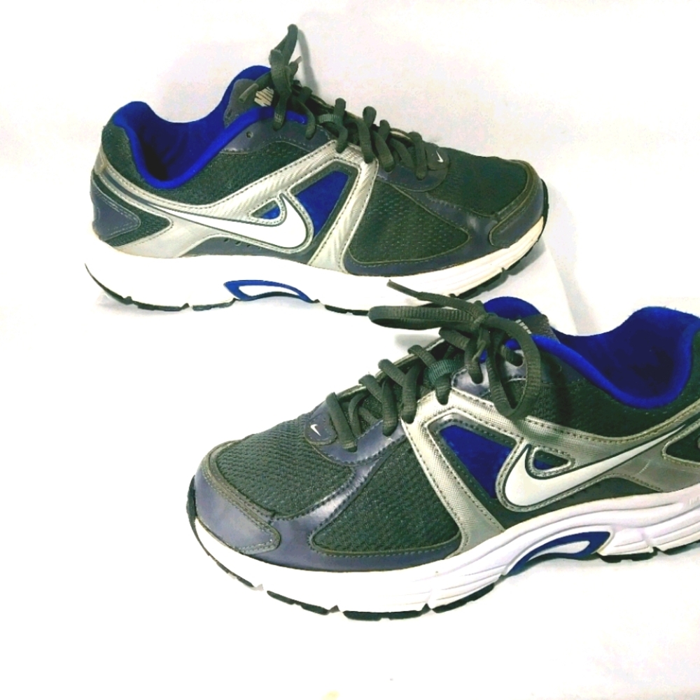 Nike Dart 9 sneakers